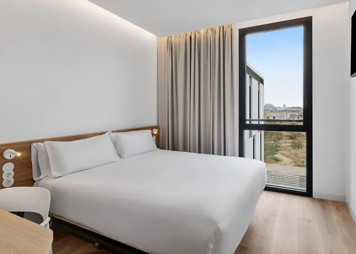 Отель Aeropuerto Аликанте